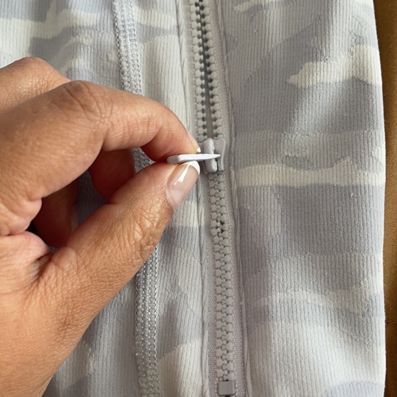 Lululemon Define Jacket camo gray and white size 6 - Picture 8 of 8